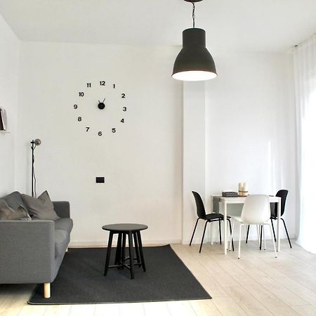 Design Moderno In Centro - Lainate- Rho Fiera Apartment Ngoại thất bức ảnh